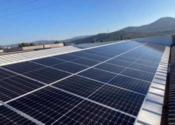 Instalacion obra autoconsumo industrial Energiber Plásticos Buma Rubí en Barcelona