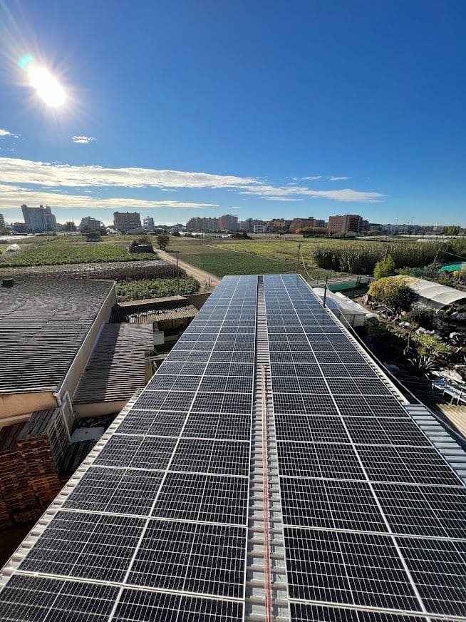 Instalacion obra autoconsumo industrial Energiber Congelados Torro i Torm Barcelona