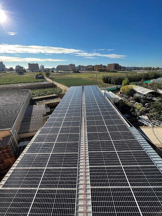 Instalacion obra autoconsumo industrial Energiber Congelados Torro i Torm Barcelona