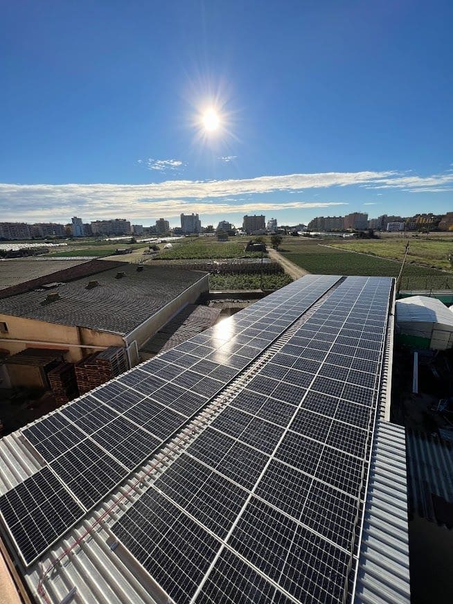 Instalacion obra autoconsumo industrial Energiber Congelados Torro i Torm Barcelona