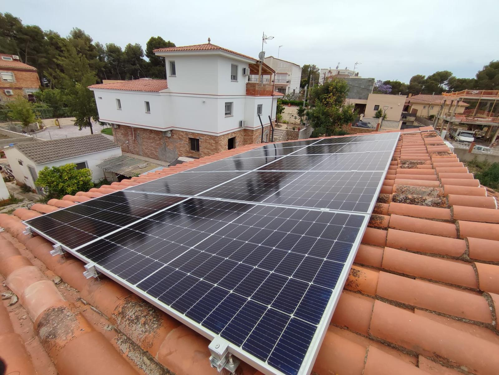 Instalacion obra autoconsumo Residencial Energiber en Reus, Barcelona