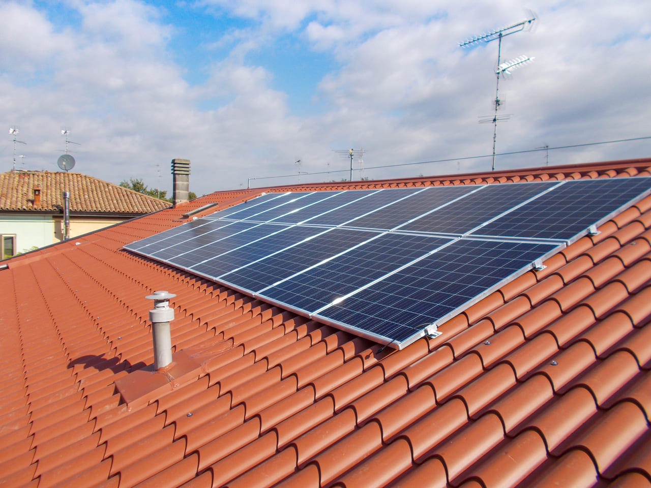 Instalar placas solares en casa con Energiber - Energiber