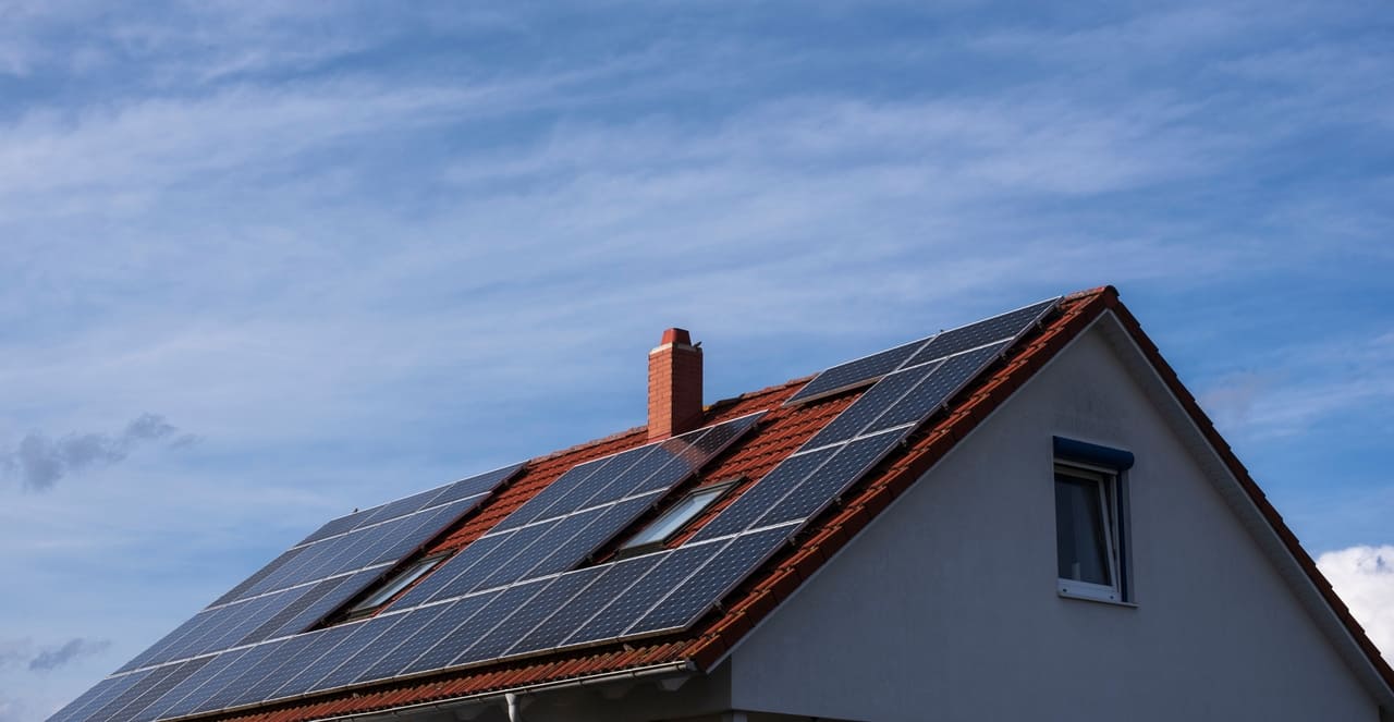 Instalar placas solares en casa con Energiber - Energiber