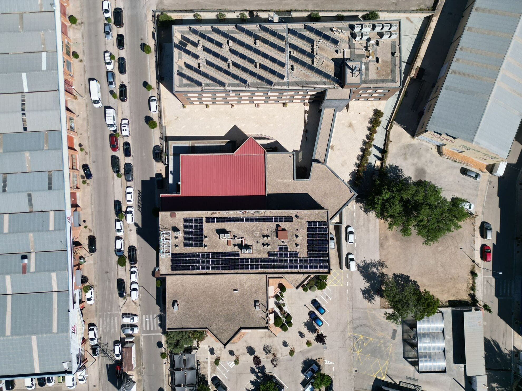 Instalación de autoconsumo en Hotel - Energiber