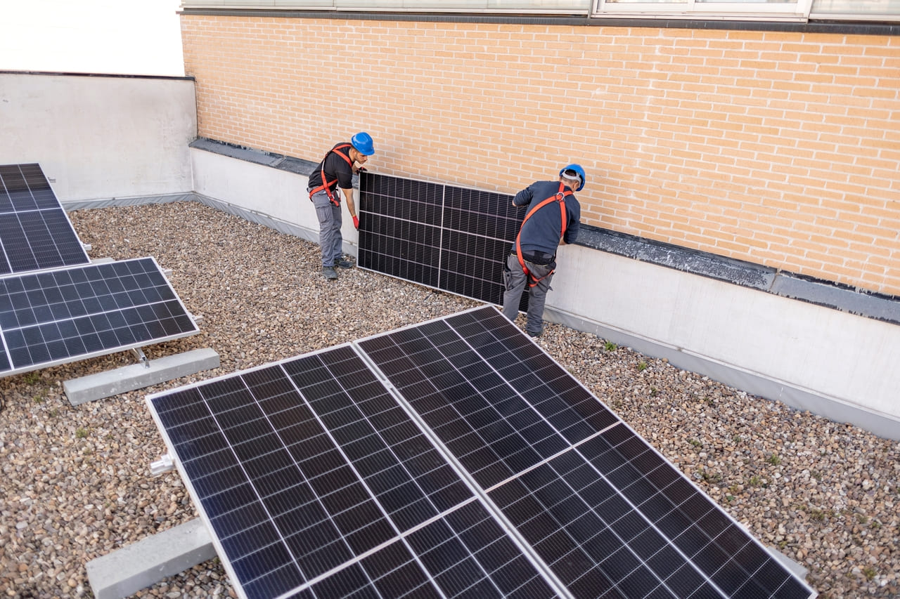 5 razones para instalar paneles solares - Energiber